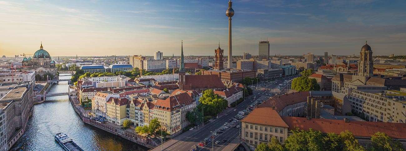 İzmir - Berlin Uçak Bileti