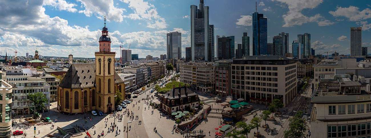 Bilet na lot Izmir   – Frankfurt am Main