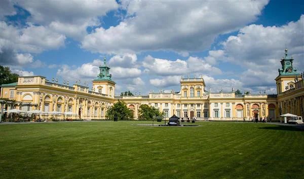 Tanie loty do Warszawa 