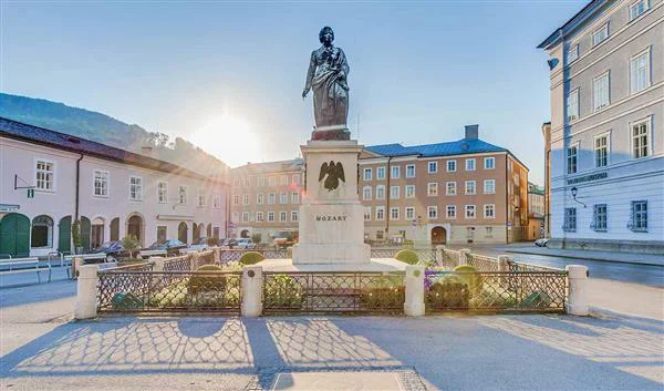 Salzburg Şehir Hayatı Mozartplatz