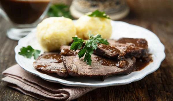 Köln-Bonn Mutfak Sauerbraten