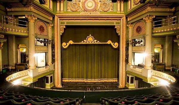 Manchester Kültür Palace Tiyatrosu & Opera Evi