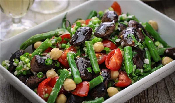 Graz Cuisine Käferbohnensalat