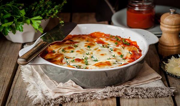 Curaçao Cuisine Keshi Yena