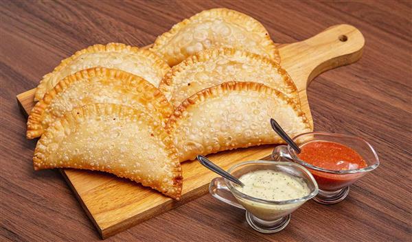 Curaçao Cuisine Pastechi